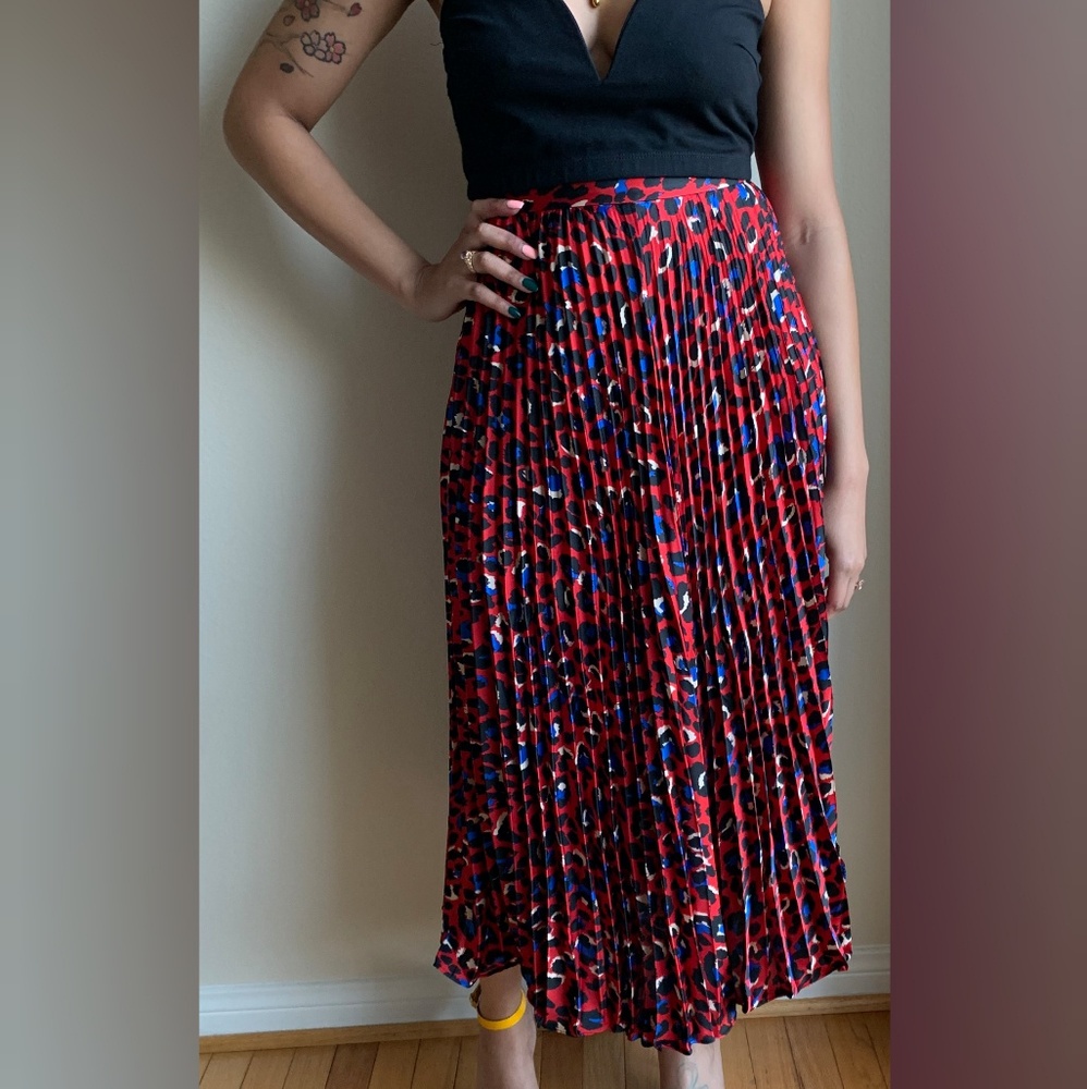 Pleated cheetah midi skirt